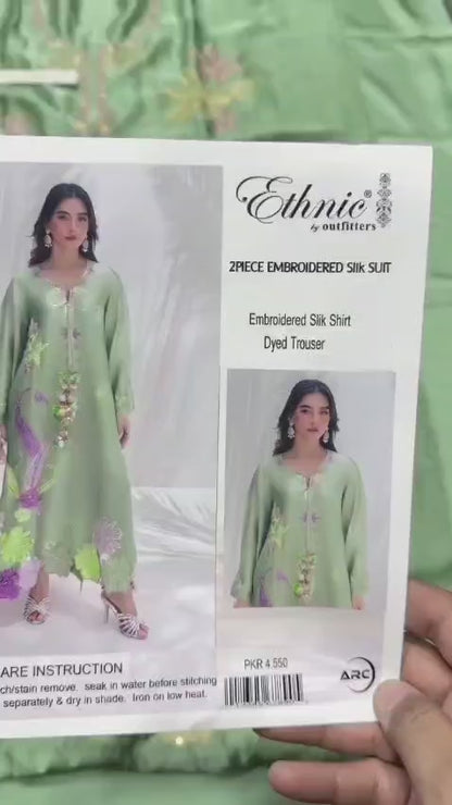ETHNIC / LAAM – Shamoz Silk Embroidered 2PC